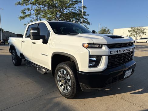 Used 2022 Chevrolet Silverado 2500 Custom w/ Custom Convenience Package AWD/4WD image 8
