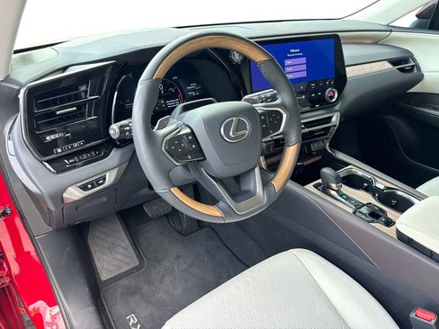 Certified 2025 Lexus RX 350 FWD image 23