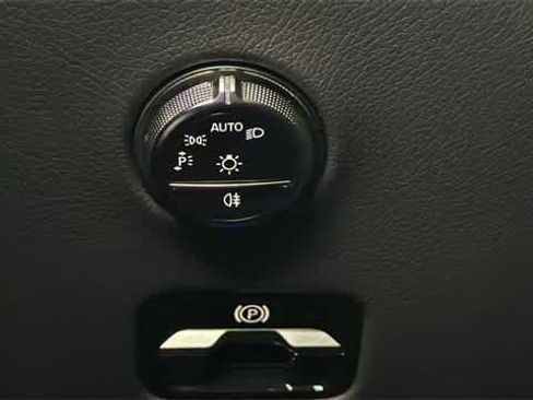 Certified 2025 Mercedes-Benz GLC 300 4MATIC image 16