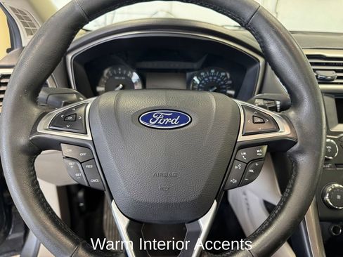 Used 2017 Ford Fusion SE AWD/4WD image 14