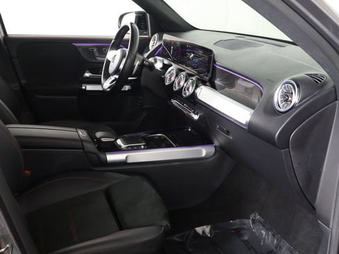 Used 2023 Mercedes-Benz GLB 250 w/ AMG Line image 23