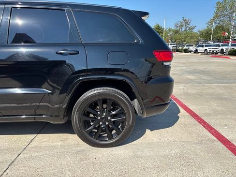 Used 2022 Jeep Grand Cherokee Laredo X RWD image 40