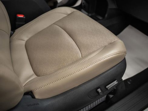 Certified 2024 Toyota Sienna Limited FWD image 36