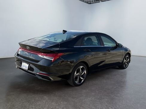 Used 2021 Hyundai Elantra SEL w/ Convenience + Premium Package FWD image 5