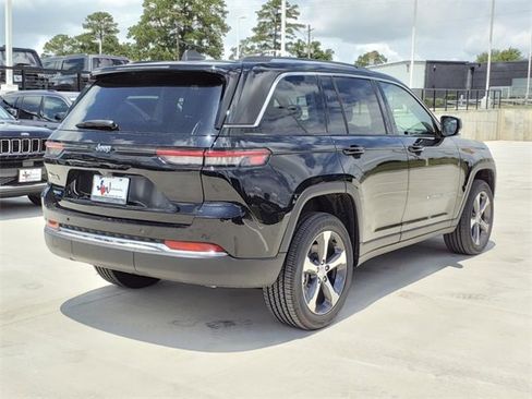 Used 2023 Jeep Grand Cherokee 4WD 4xe image 9