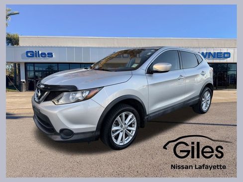 Used 2018 Nissan Rogue Sport S w/ S Appearance Package image 1