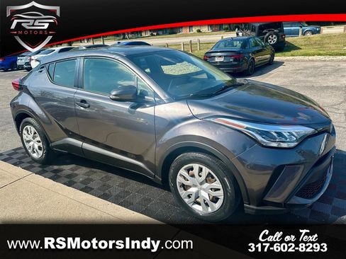 Used 2021 Toyota C-HR LE image 1