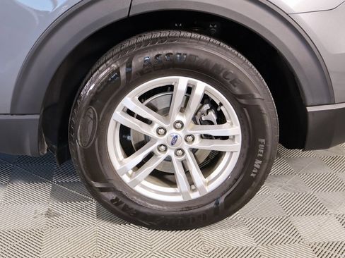 Used 2022 Ford Explorer XLT w/ Equipment Group 202A image 19