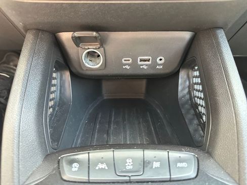 Used 2023 Chevrolet TrailBlazer RS w/ Convenience Package AWD/4WD image 21