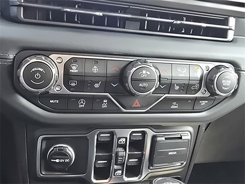 New 2025 Jeep Gladiator Sport image 11