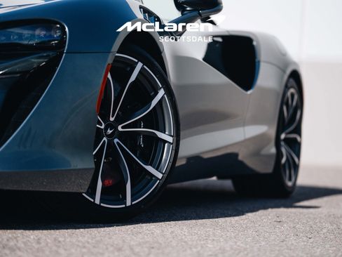 Used 2023 McLaren Artura RWD image 17