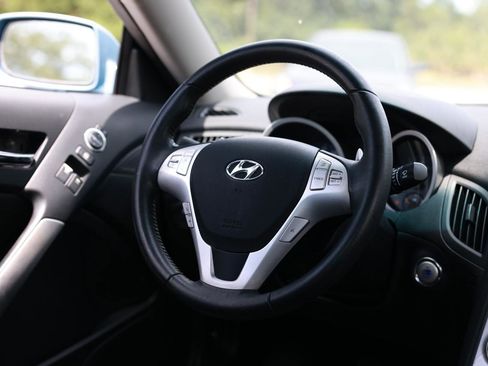 Used 2010 Hyundai Genesis 2.0T RWD image 28