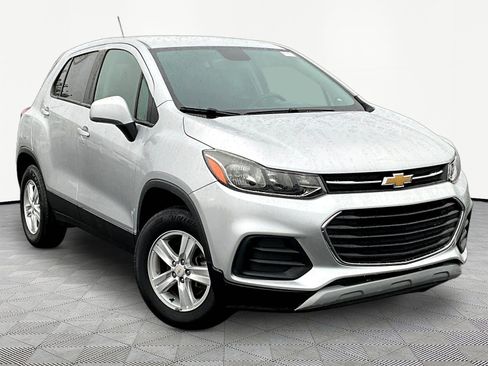 Used 2021 Chevrolet Trax LS w/ Tint and Cruise Package AWD/4WD image 3