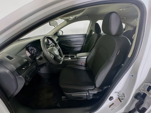 Used 2025 Nissan Sentra S image 13