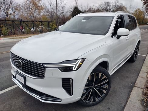 New 2026 Volvo XC90 B6 Plus w/ Protection Package image 2