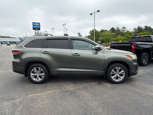 Used 2016 Toyota Highlander Plus AWD/4WD image 8