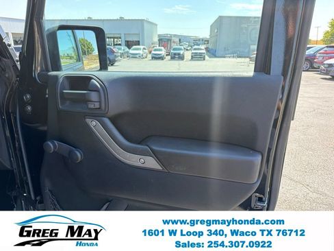 Used 2018 Jeep Wrangler Unlimited Sport w/ Connectivity Group AWD/4WD image 21
