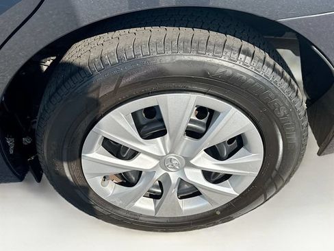 Used 2016 Toyota Corolla L FWD image 27