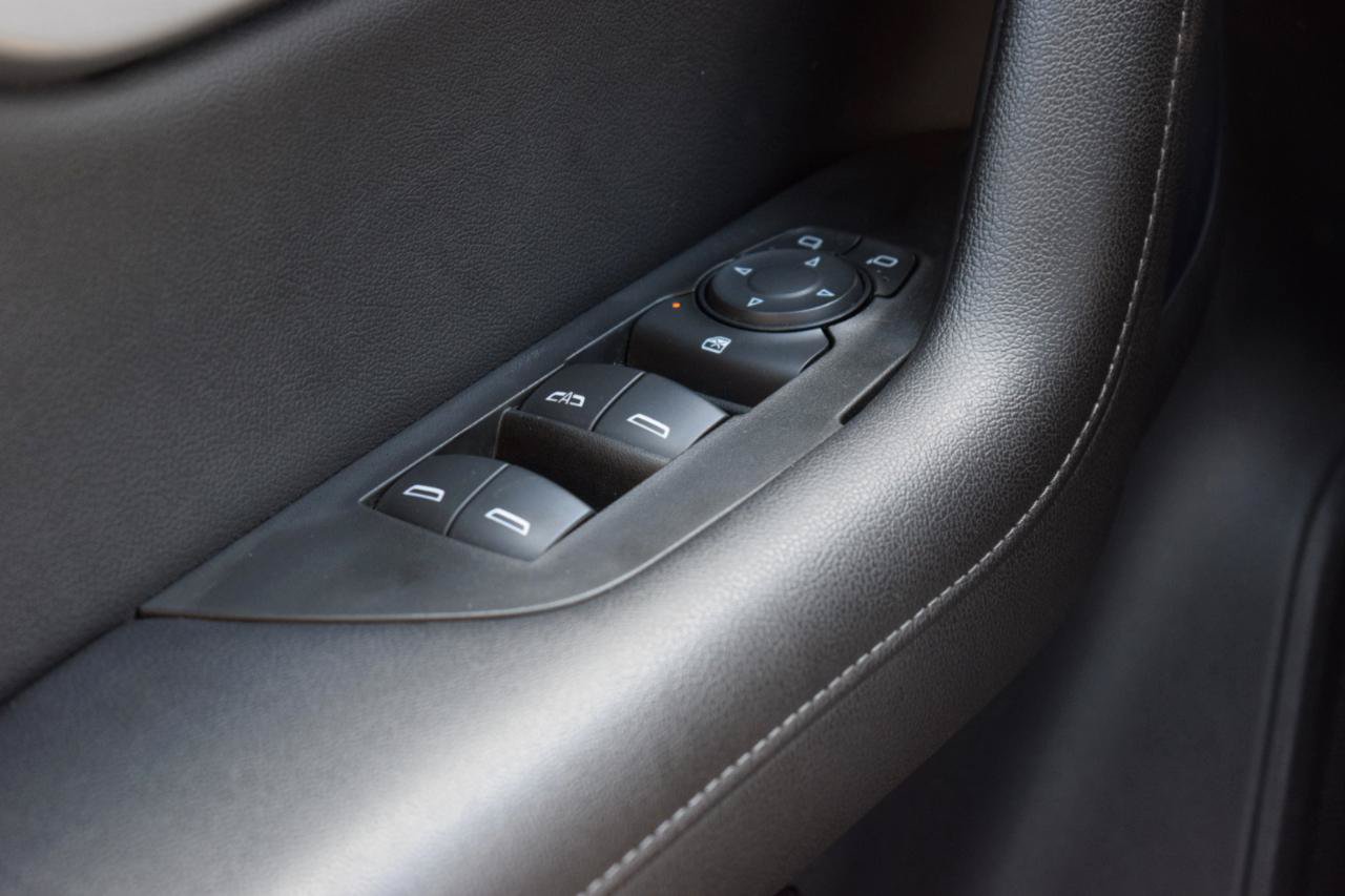 Used 2021 Chevrolet Blazer LT FWD image 18