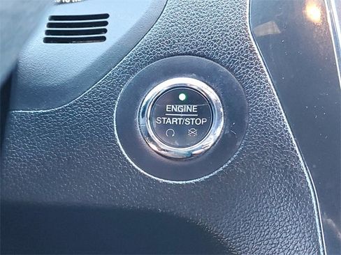 Used 2017 Ford Explorer XLT w/ Equipment Group 202A image 22