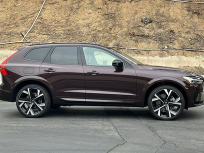 New 2026 Volvo XC60 T8 Ultra w/ Climate Package