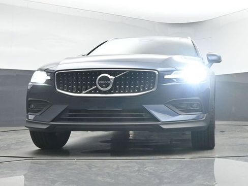 Used 2025 Volvo V60 B5 Cross Country Plus AWD/4WD image 12
