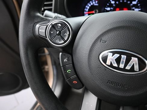 Used 2014 Kia Soul FWD image 4