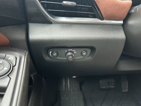 Used 2019 Chevrolet Traverse High Country w/ LPO, 'HIT The Road' Package AWD/4WD image 30