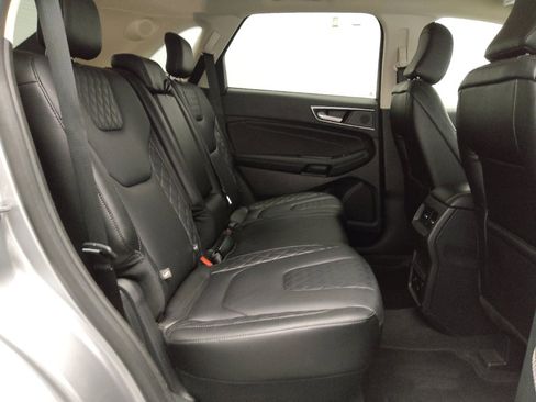 Used 2024 Ford Edge Titanium image 19
