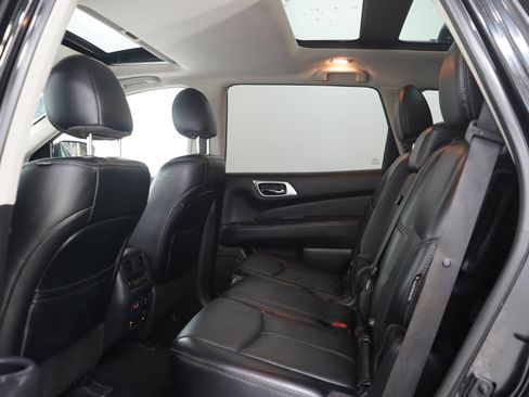 Used 2020 Nissan Pathfinder Platinum w/ Cargo Package AWD/4WD image 16