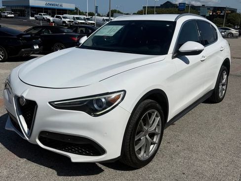 Used 2019 Alfa Romeo Stelvio AWD image 3