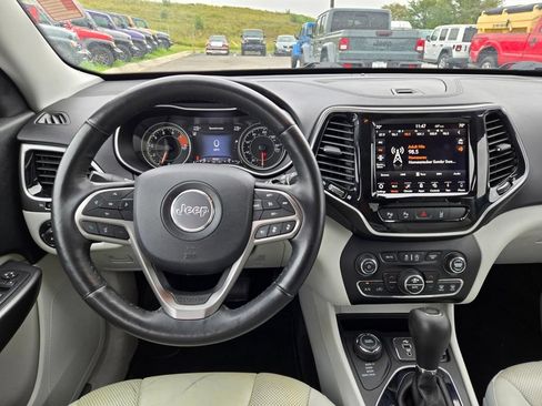 Used 2019 Jeep Cherokee Limited w/ Luxury Group AWD/4WD image 20
