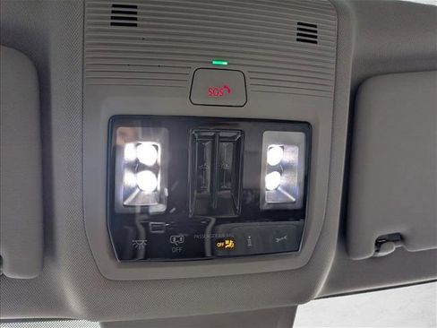 Used 2024 Volkswagen Atlas SEL Premium R-Line image 27