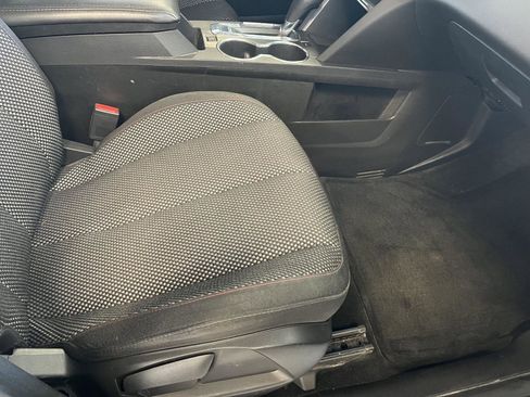 Used 2017 Chevrolet Equinox LT w/ Convenience Package image 16