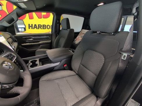 New 2026 RAM 1500 4x4 Crew Cab image 11