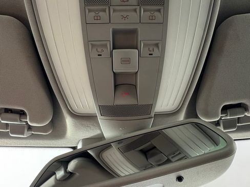 Used 2010 Mercedes-Benz E 350 Sedan image 15