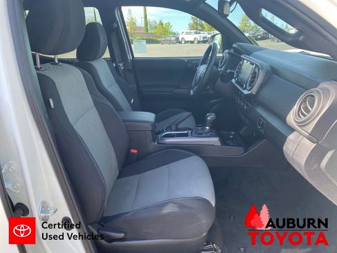 Certified 2022 Toyota Tacoma TRD Off-Road w/ Technology Package AWD/4WD image 20