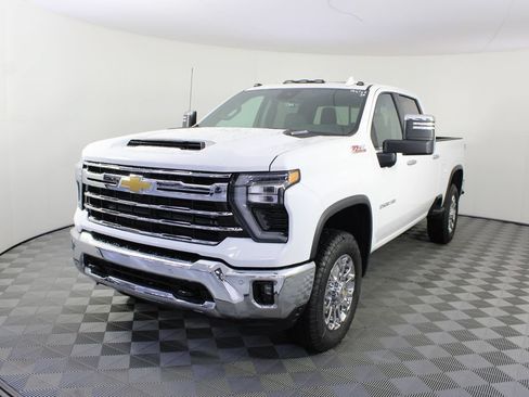 New 2026 Chevrolet Silverado 2500 LTZ w/ LTZ Plus Package AWD/4WD image 26