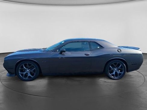 Used 2019 Dodge Challenger R/T RWD image 4