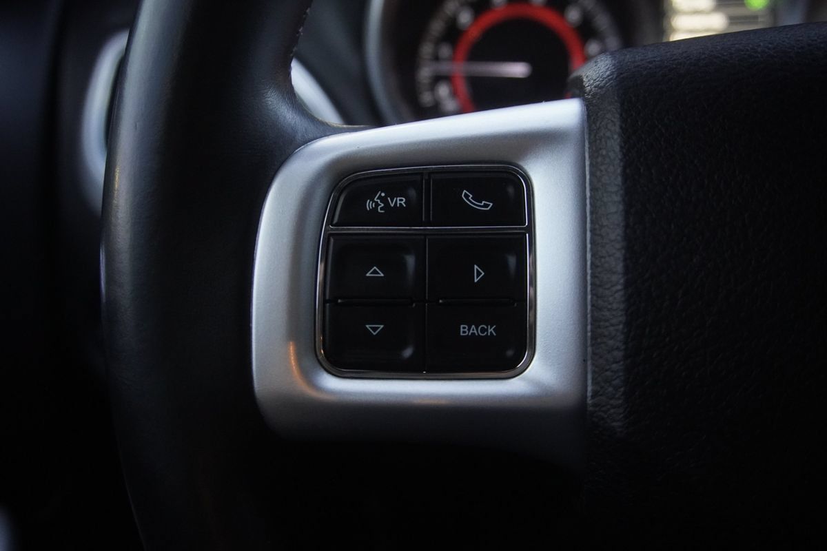 Used 2018 Dodge Journey SE w/ Popular Equipment Group AWD/4WD image 15