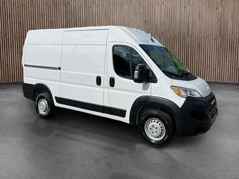 New 2025 RAM ProMaster 2500 FWD image 3