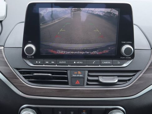 Used 2024 Nissan Altima 2.5 SV image 15