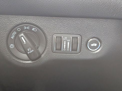 Used 2023 Dodge Challenger SXT w/ Blacktop Package image 7