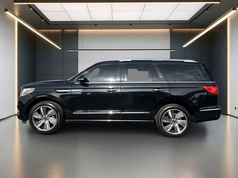 Used 2019 Lincoln Navigator Reserve AWD/4WD image 2