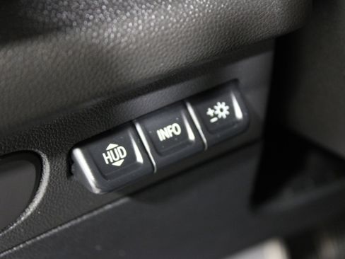 Used 2023 Buick Envision Avenir image 10