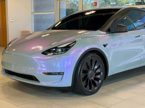 Used 2022 Tesla Model Y Performance AWD/4WD image 3
