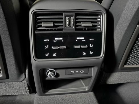 New 2026 Porsche Cayenne Coupe AWD/4WD image 36