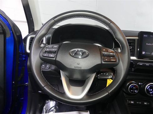 Used 2022 Hyundai Venue SEL FWD image 30