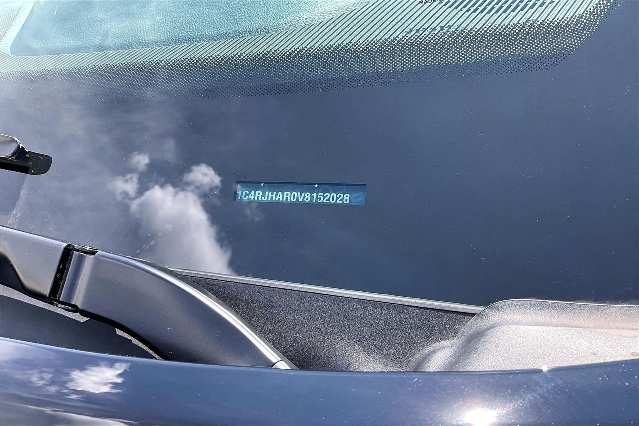 New 2027 Jeep Grand Cherokee Altitude AWD/4WD image 36