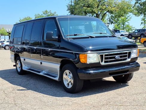 Used 2005 Ford E-150 and Econoline 150 RWD image 14